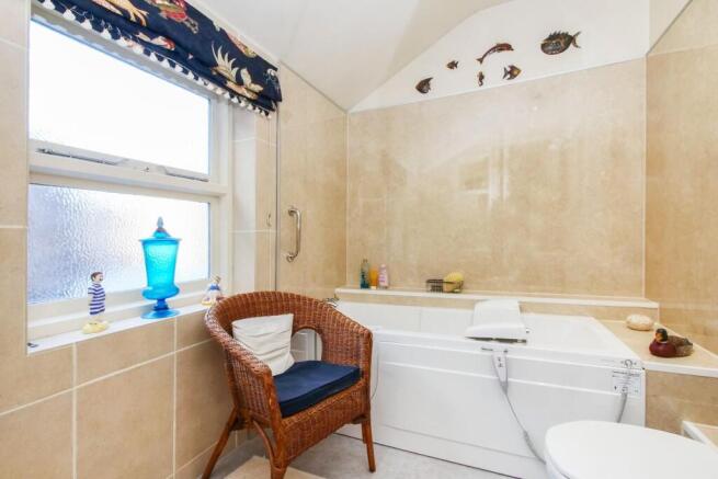 3 bed Terraced for sale Image 10