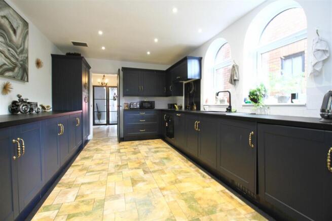 Kitchen .jpg