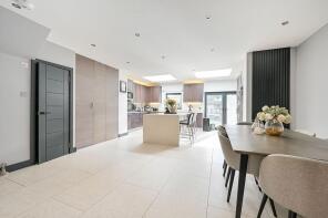 61, Court Way, London W3 0PY