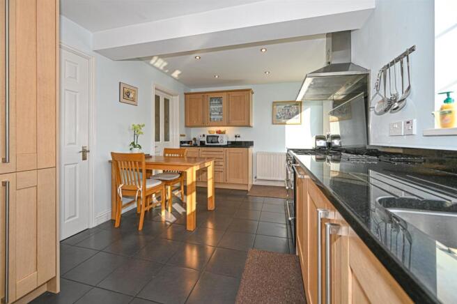 KITCHEN/ BREAKFAST ROOM