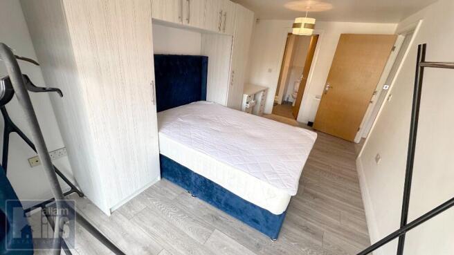 3 bed Apartment to rent Image 6