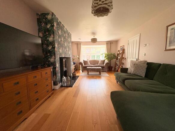 4 bed Detached for sale Image 3