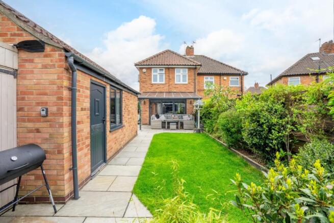 3 bed Semi-Detached for sale Image 12
