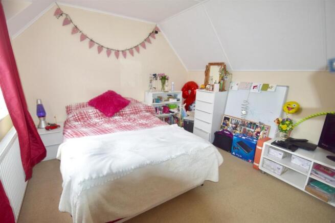 Bed 1.jpg