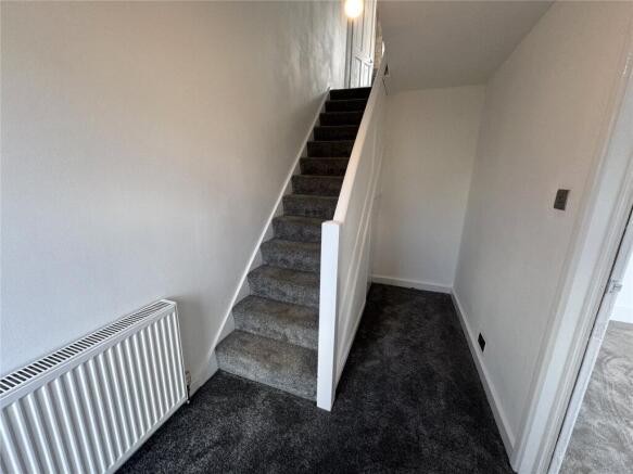 3 bed Terraced to rent Image 5