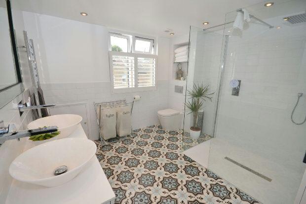 En Suite Bathroom