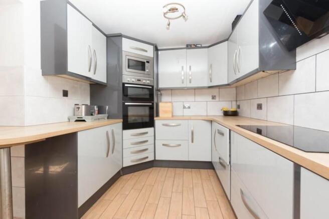 Kitchen/Breakfast...