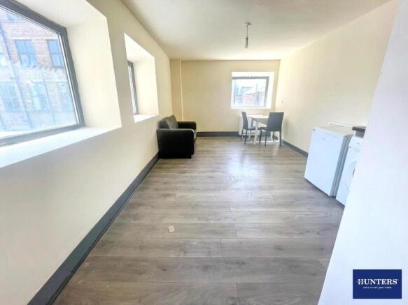 1 bed Flat to rent Image 11