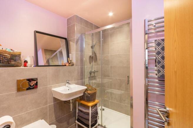 SKROWTNIAP612 - Ensuite A.jpg