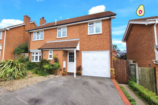 4-bed detached on Acacia Avenue, Sandhurst, Berkshire, GU47 0RU, £585,000