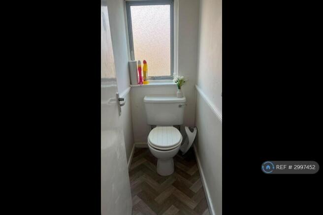 3 bed Terraced to rent Image 6