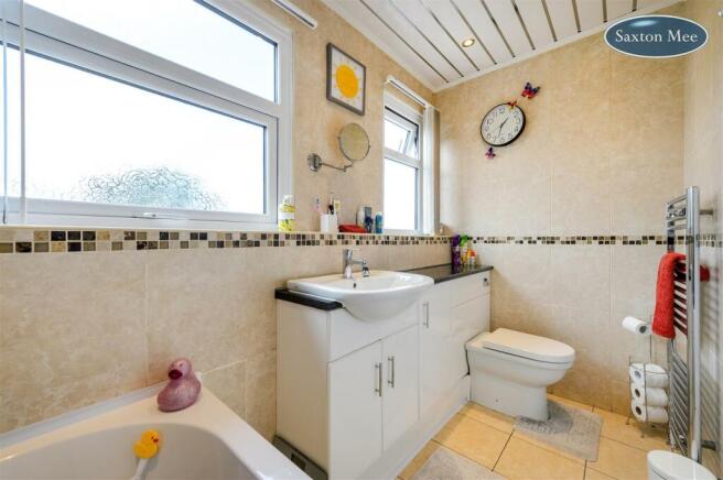 bathroom_5824.jpg
