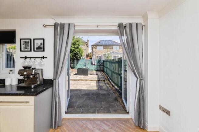 4 bed Town House for sale Image 10