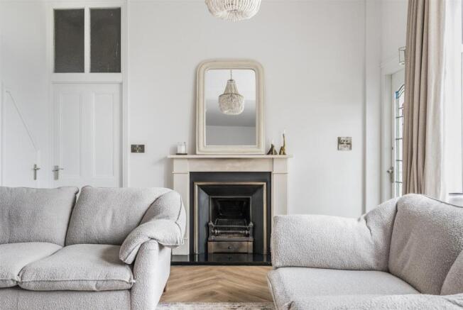 Sitting/Dining Room