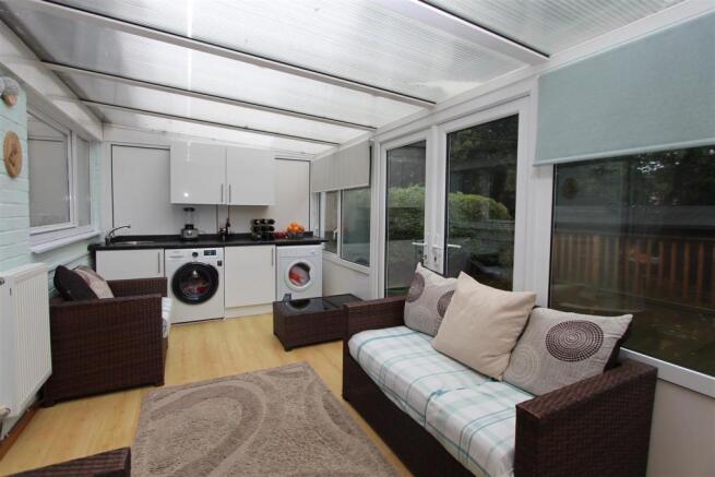 85 sir stafford close 010.JPG