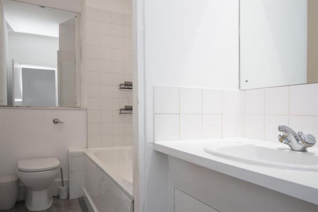 194a Trinity Road bathroom v2.jpg