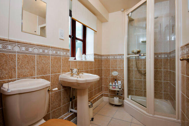 En-suite to Bedroom 2