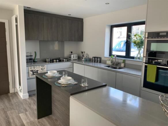 8 bed Apartment for sale Image 5