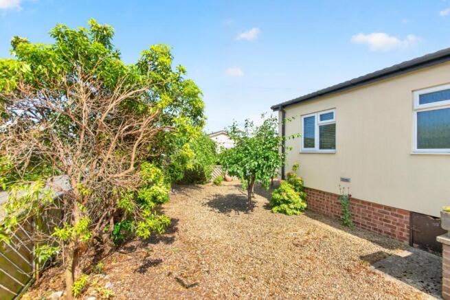 2 bed Park Home for sale Image 4