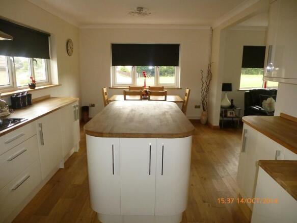 Kitchen, Diner & Living Area