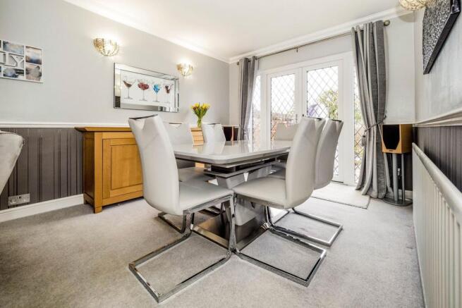 Lounge/Dining Room