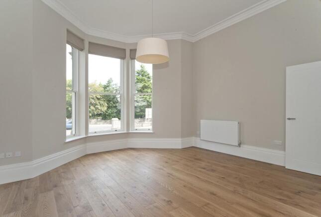 2 bed Flat to rent Image 6