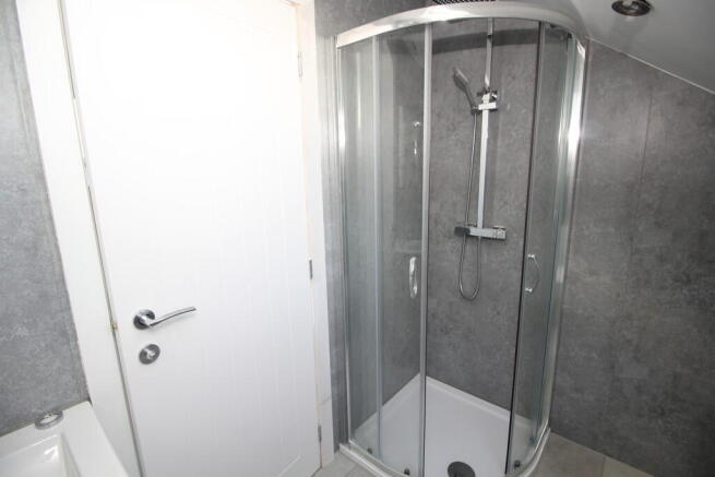 3 bed Terraced for sale Image 12