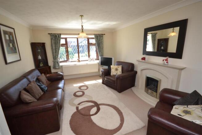 Lounge/dining room