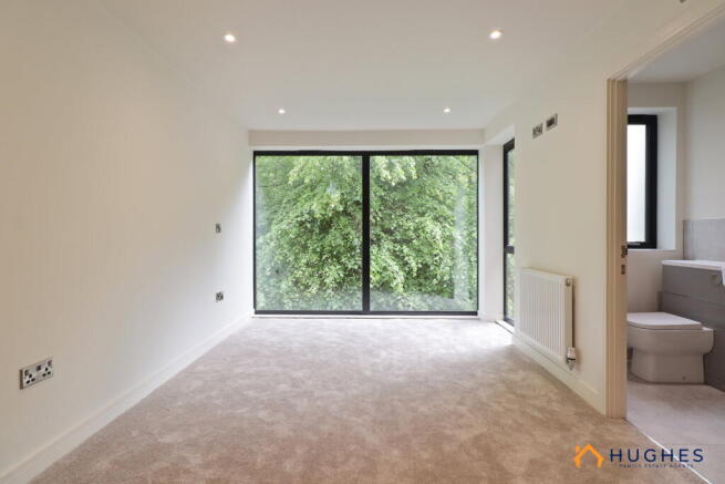 4 bed Town House for sale Image 11