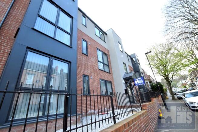 2 bed Apartment to rent Image 11