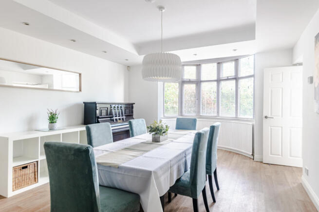 6 bed Semi-Detached for sale Image 7