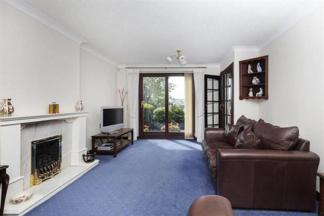 4 bed Detached for sale Image 8