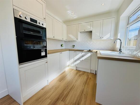 2 bed Semi-Detached Bungalow for sale Image 3
