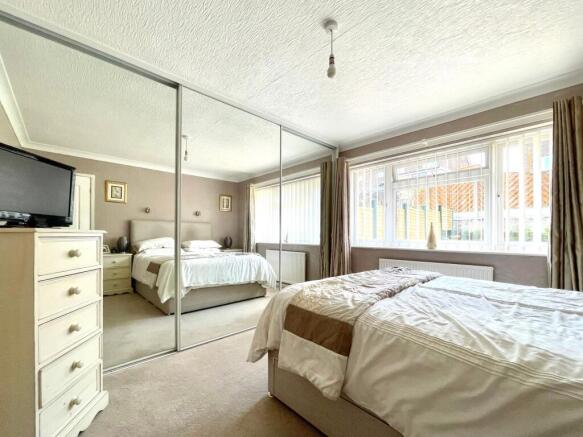 2 bed Semi-Detached Bungalow for sale Image 9