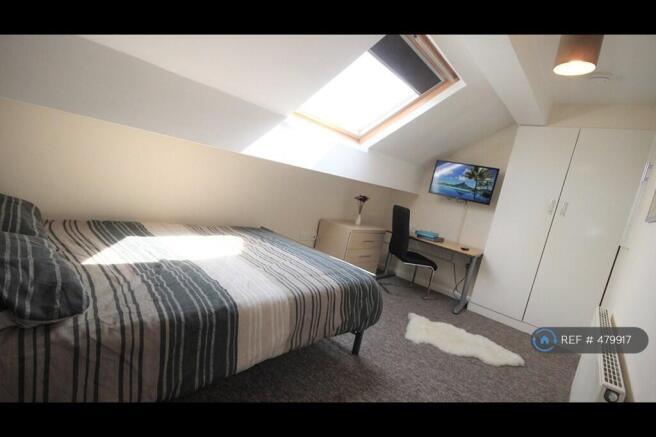 3 bed Flat to rent Image 6