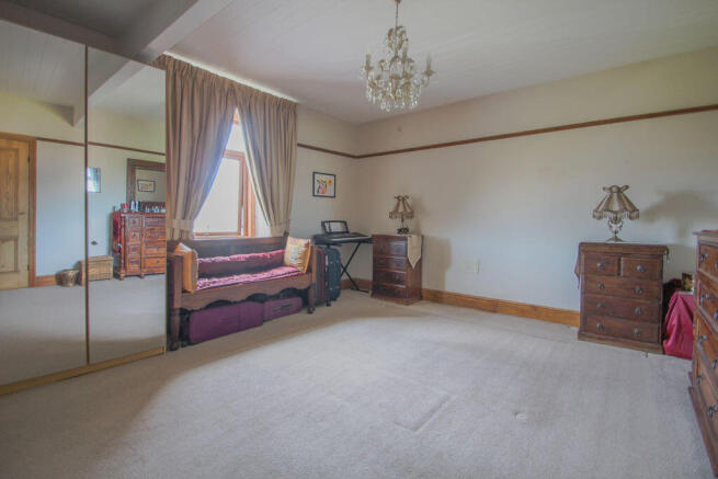 3 bed Terraced for sale Image 11