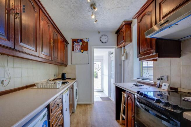 3 bed Semi-Detached for sale Image 7