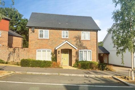 Titchener Way, Hook, Hampshire, RG27