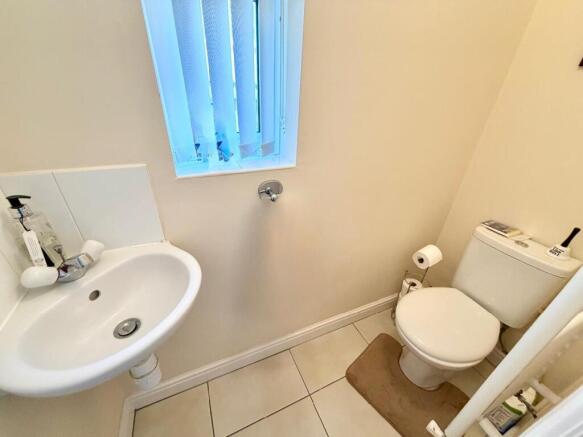 4 bed Detached for sale Image 7