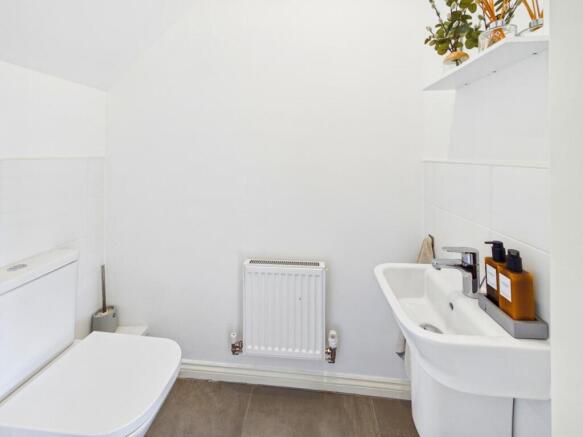 3 bed Semi-Detached for sale Image 7