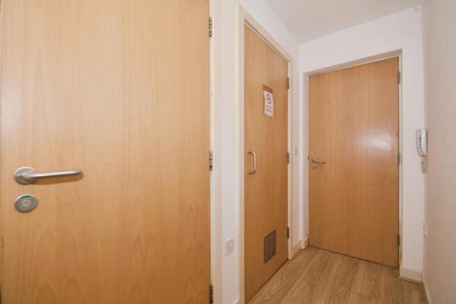 1 bed Flat for sale Image 6