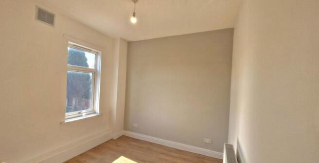 2 bed House to rent Image 12