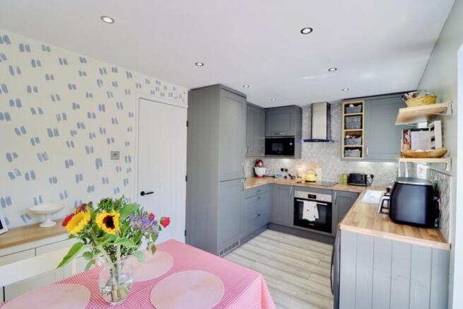 3 bed Semi-Detached for sale Image 7
