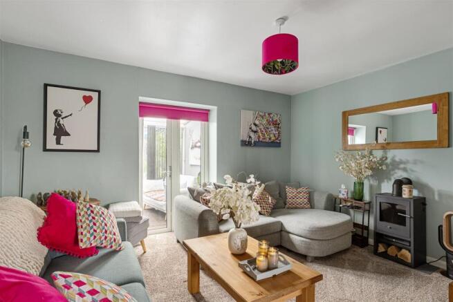 3 bed Semi-Detached for sale Image 6