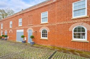 2, Bowgate Mews, St Peters Close, St Albans AL1 3UZ