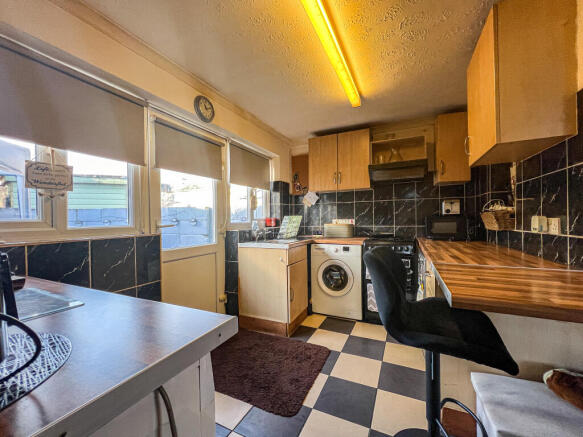 13 Lewis Smith Avenue - kitchen