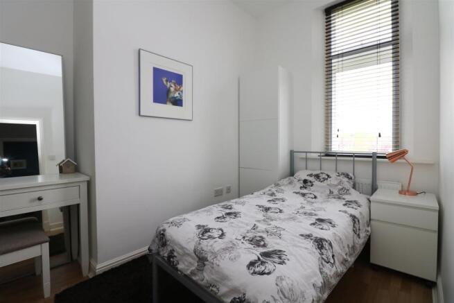 Bed 4.JPG