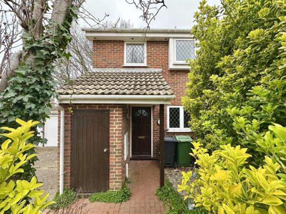 3-bed semi-detached on Sunningdale Close, Bexhill-On-Sea, £299,950