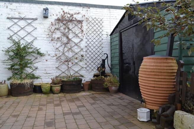 REAR COURTYARD