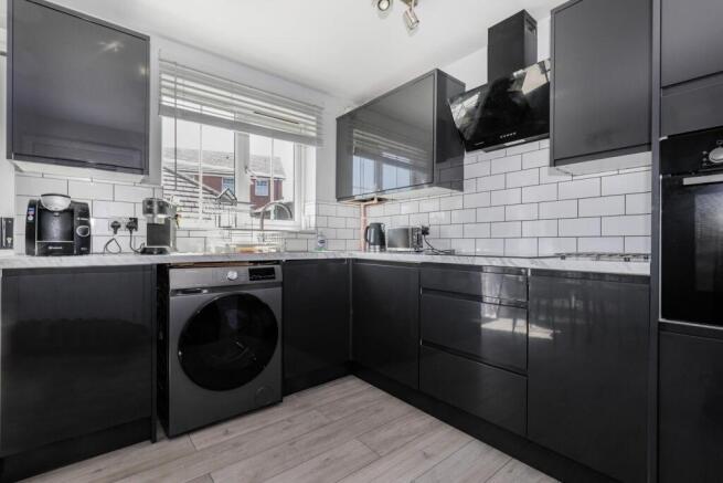 3 bed Terraced for sale Image 4